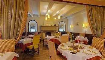 Logis Du Chateau Hotel Combourg
