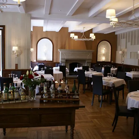 Logis Du Chateau 3*