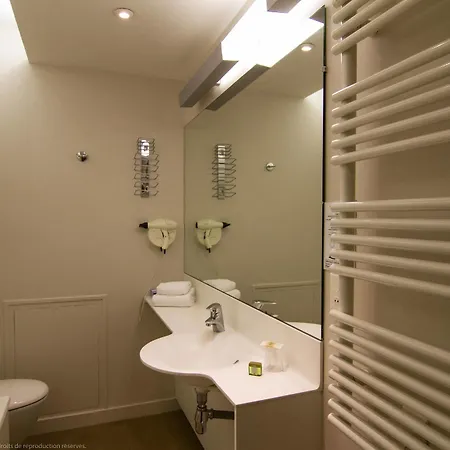 Logis Du Chateau 3* Combourg